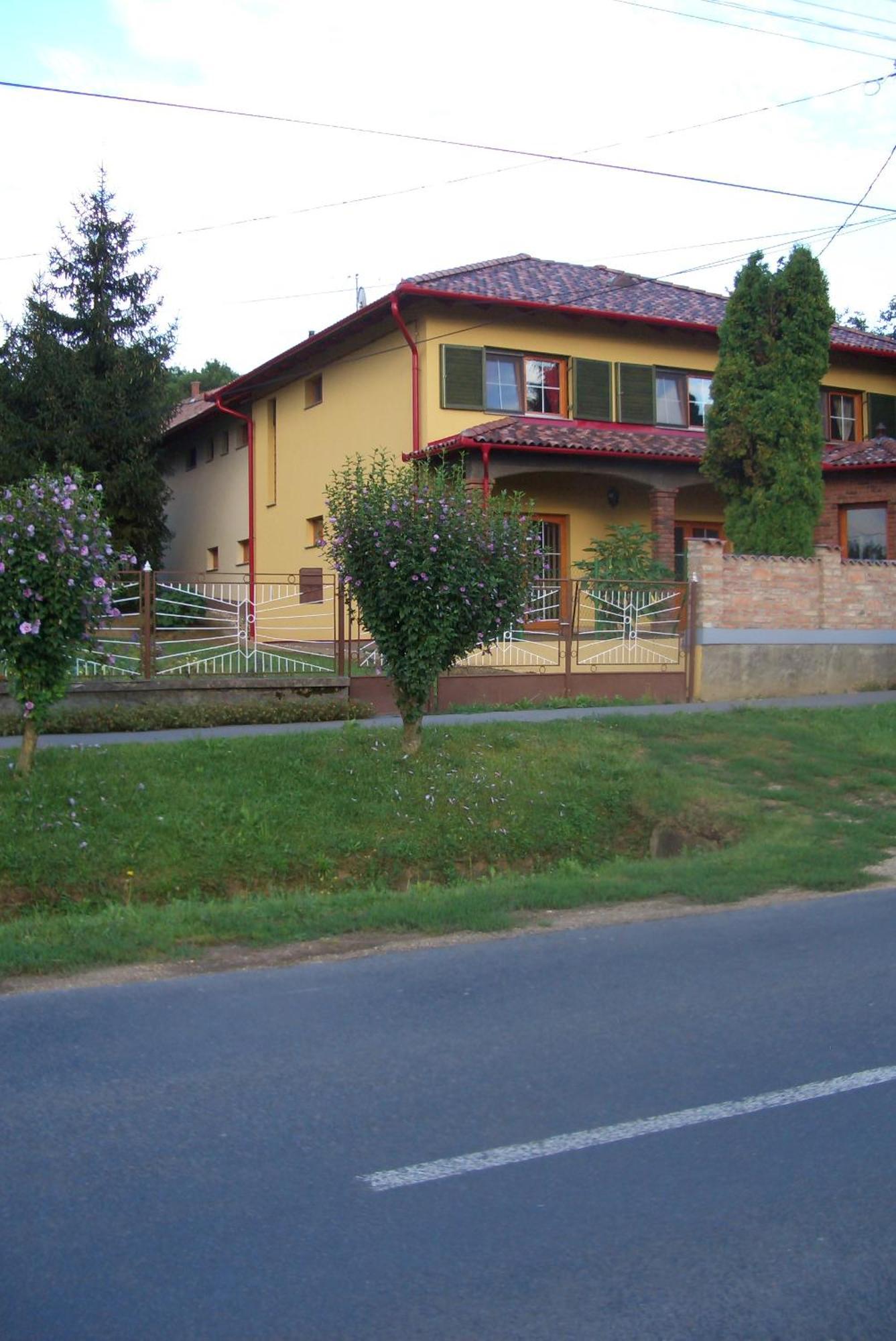 Bundi Vendeghaz Hotel Kehidakustany Bagian luar foto