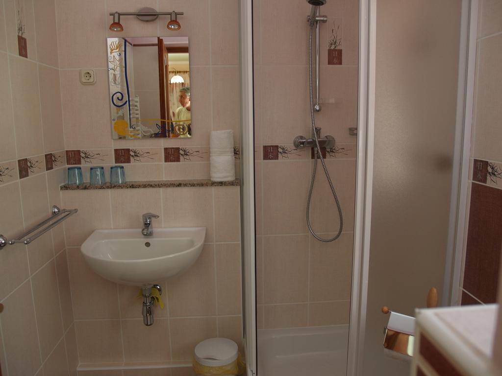 Bundi Vendeghaz Hotel Kehidakustany Bagian luar foto